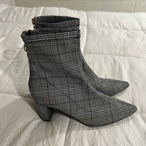 Allegra K Elegant Black White and Maroon with Gold Zipper Size 9.